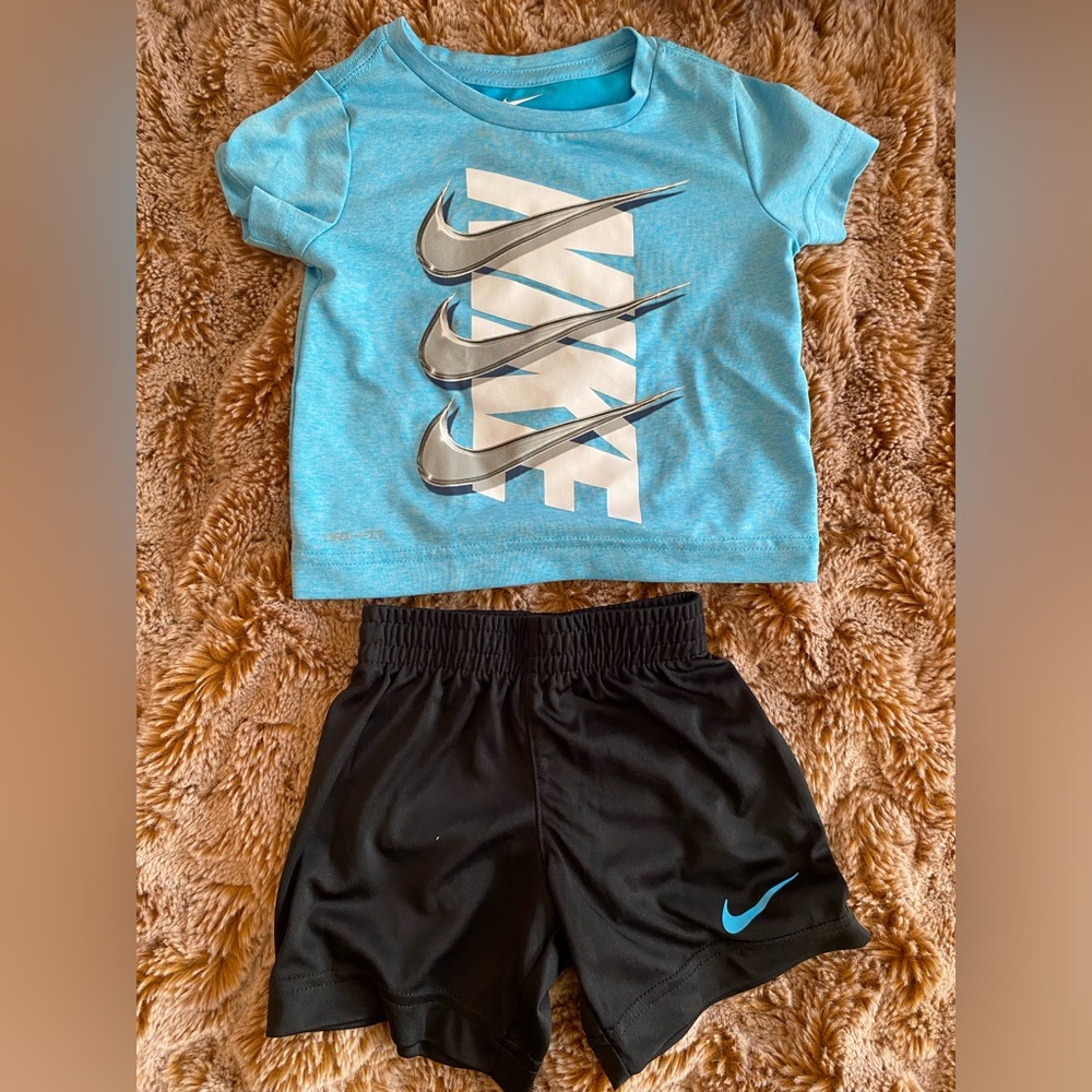 Like new Nike dri fit short and t shirt set in 2T